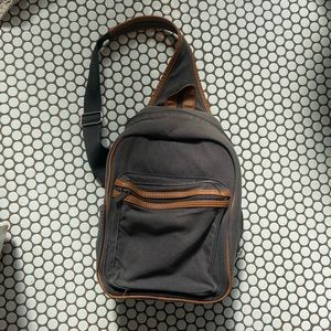 Thirty-one sling bag